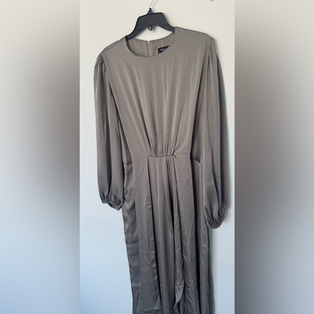 Elegant Dress - Picture 5 of 6